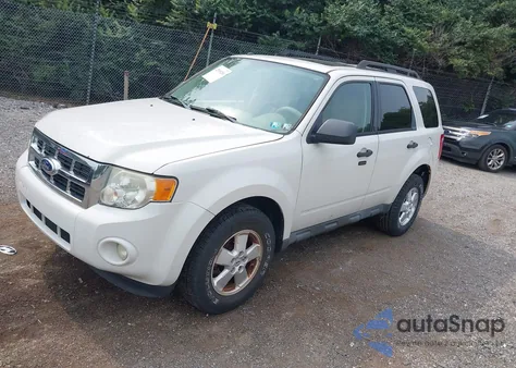 2010 Ford Escape Xlt from USA, damaged, VIN 1FMCU9DG8AKD30421